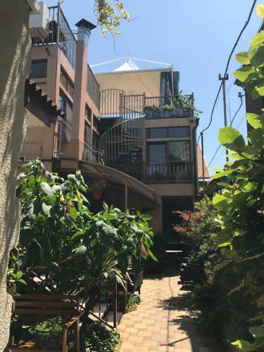 Hostal Guest House Alyans