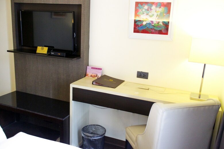 Hotel Home Crest Residences