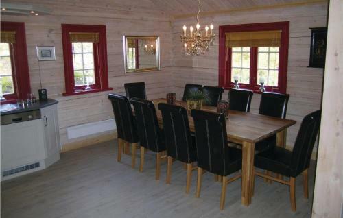 Holiday Home Ikornnes Elvebu