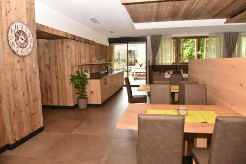 Hostal Pension Gasthof Haselstaude