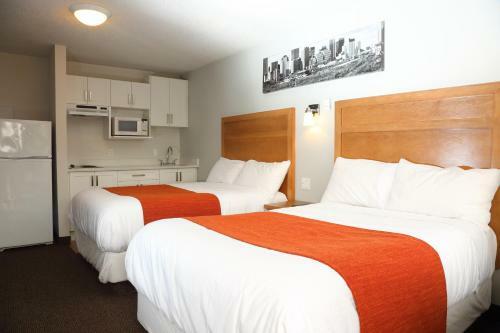 Chateau Motel