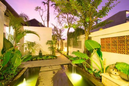 Apple Villas & Apartments