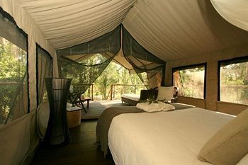 Hotel Paperbark Camp