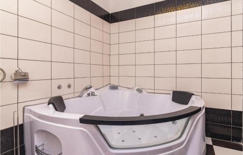 Holiday Home Valbandon Lavanda