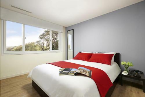 Hotel Hanwha Resort Sanjeong Lake