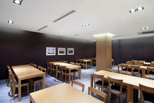 Hotel Hanwha Resort Sanjeong Lake
