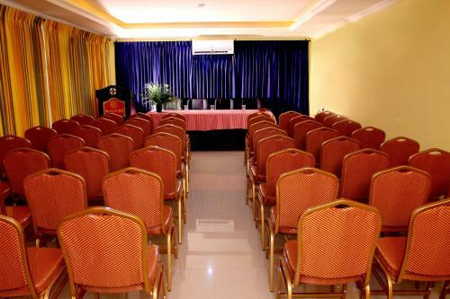 Hotel Devasura Inn