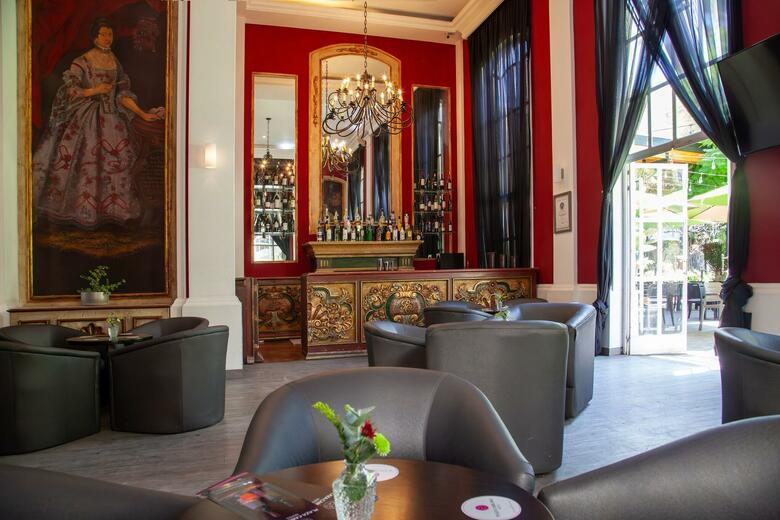 Plaza Camelinas Hotel