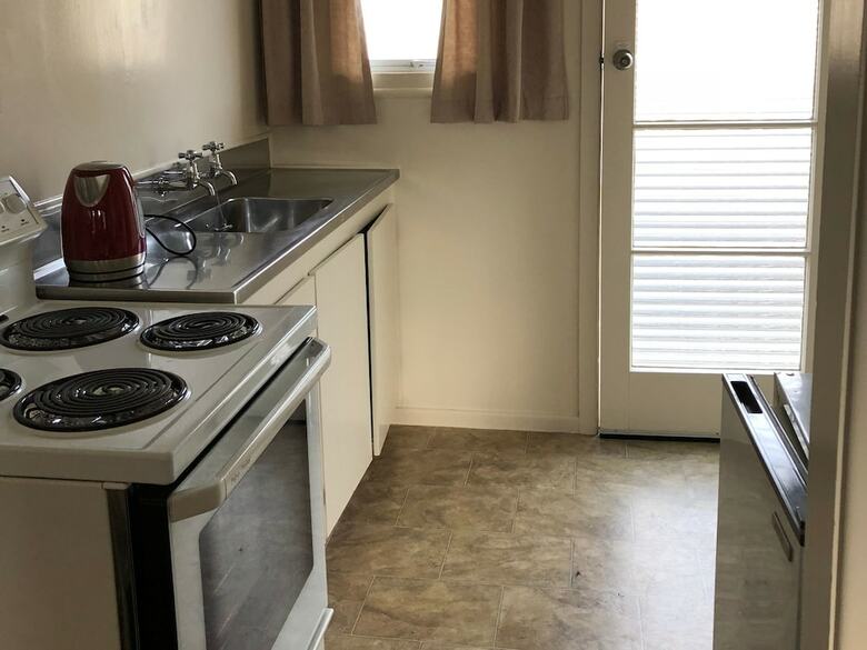 Alexandra Garden Court Motel