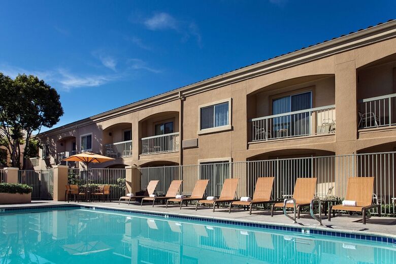 Hotel Courtyard By Marriott Camarillo