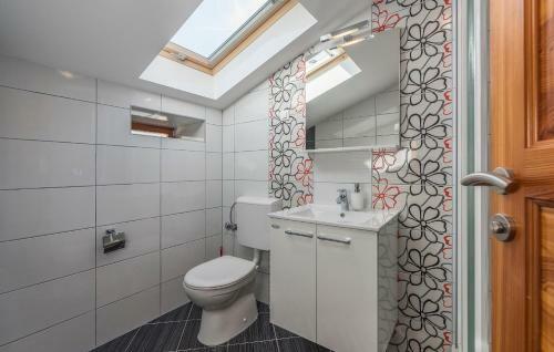 Hostal Holiday Home Peresiji 81