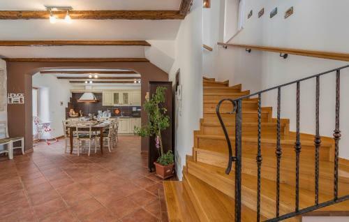 Hostal Holiday Home Peresiji 81
