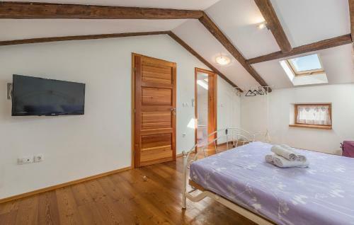 Hostal Holiday Home Peresiji 81