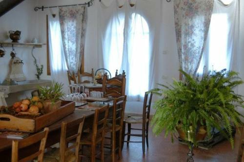 Hostal Agriturismo La Sophora