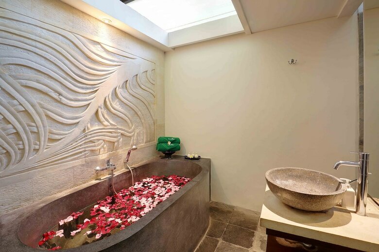 Hotel Discovery Kartika Plaza