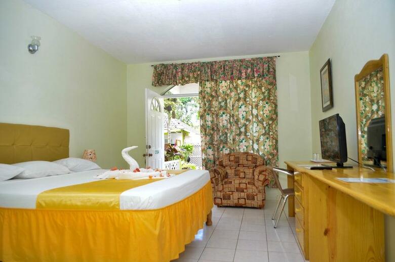 Hotel Fun Holiday Beach Resort