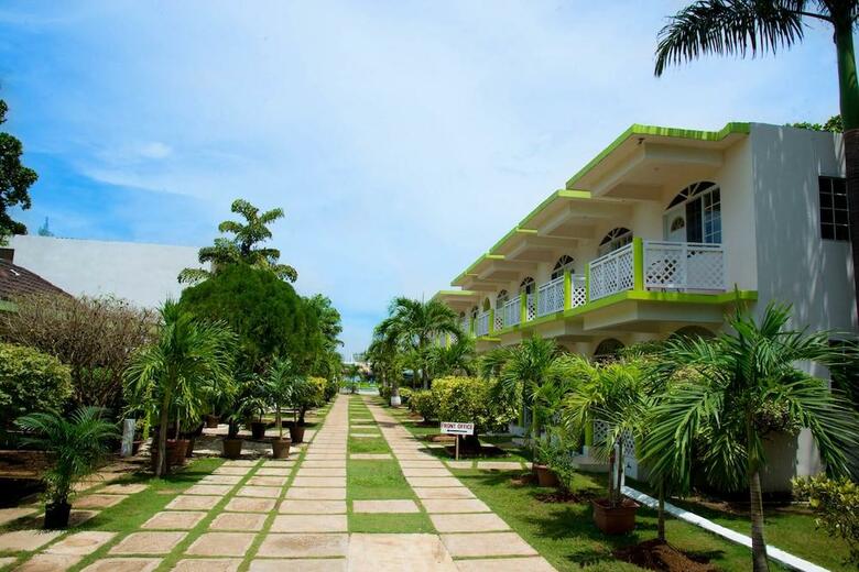 Hotel Fun Holiday Beach Resort