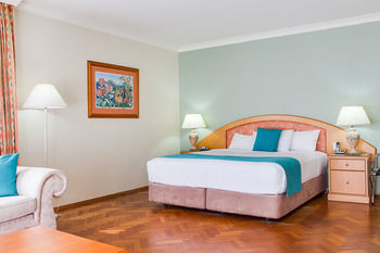 Hotel Forresters Beach Resort