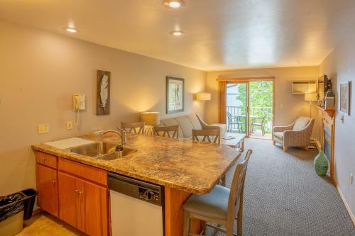 Hotel Westwood Shores Waterfront Resort