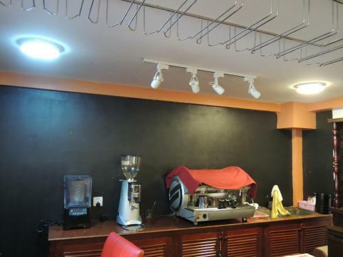 Kanika Hotel & Service Apartment