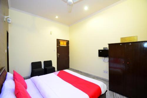 Oyo Flagship 24936 Hotel C-9