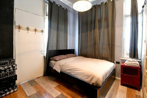 Eclectic Aparthotel