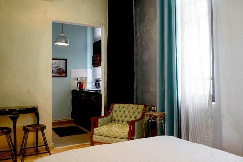 Eclectic Aparthotel