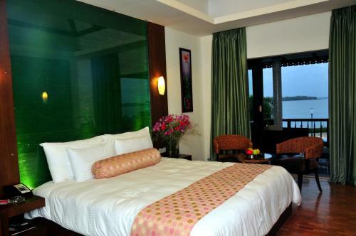 Hotel Ramada Cochin Resort