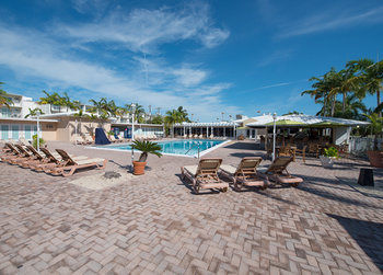 Hotel Sombrero Resort & Marina