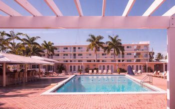 Hotel Sombrero Resort & Marina