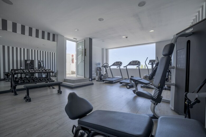 Apartamentos Marina Bayview - S�lo Adultos
