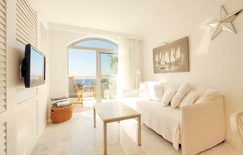 Apartamentos Marina Bayview - S�lo Adultos