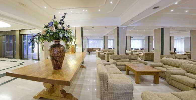 Apartamentos Marina Bayview - S�lo Adultos