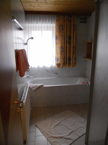 Apartamento Appartement Beim Brunnen 12
