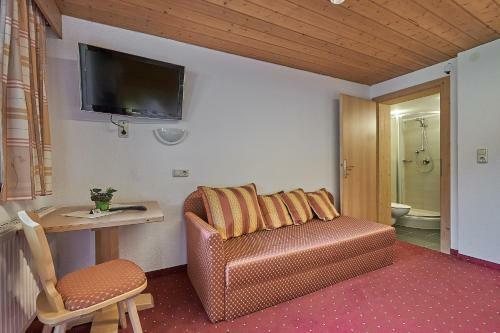 Hostal Hotel Garni Sch�nblick