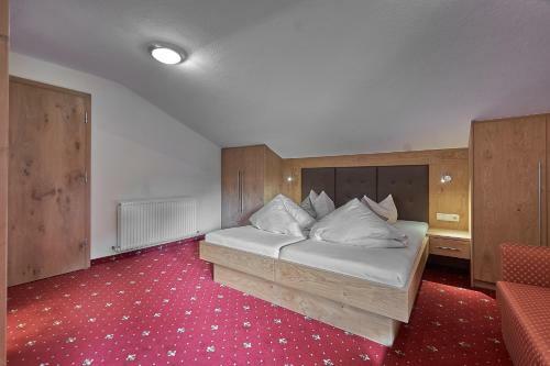 Hostal Hotel Garni Sch�nblick
