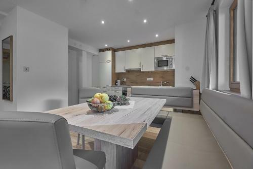 Hostal Hotel Garni Sch�nblick