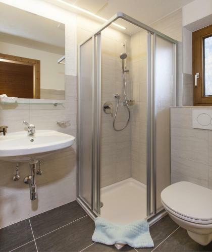 Hostal Hotel Garni Sch�nblick