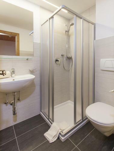 Hostal Hotel Garni Sch�nblick