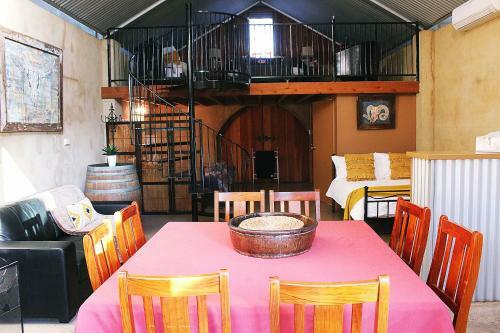 Agroturismo Outback Cellar & Country Cottage