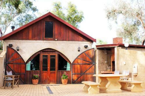 Agroturismo Outback Cellar & Country Cottage