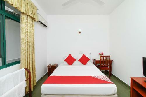 Night Station Hotel