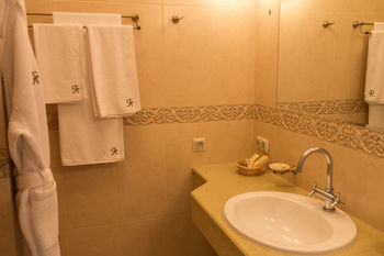 Razumovsky Business Club Hotel