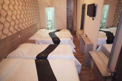 Hostal Edelveis Guest House