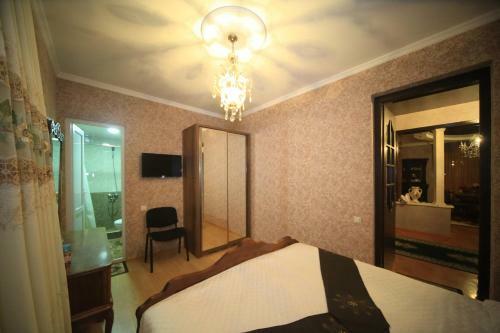 Hostal Edelveis Guest House
