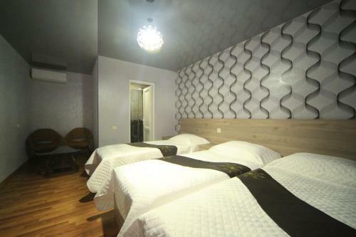 Hostal Edelveis Guest House