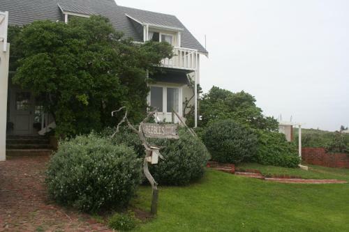 Hostal Pebbles Beach Cottage