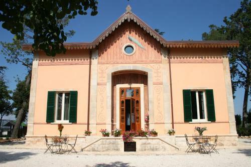 Hostal Tenuta Colavecchio B&B
