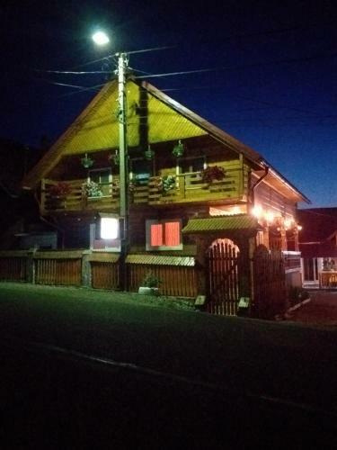 Hostal Pensiunea Poienita 2