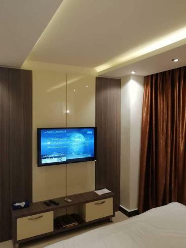 Seven Days Hotel